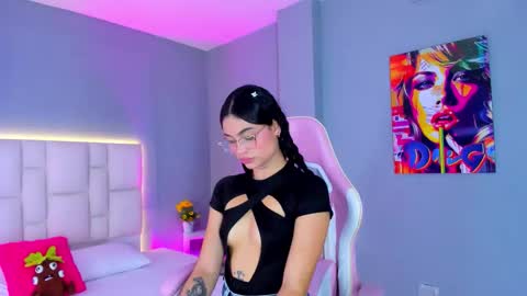 Snapshot of sammy__rose chatting on 11.28.25 Sammy Rose online show from 11.28.25