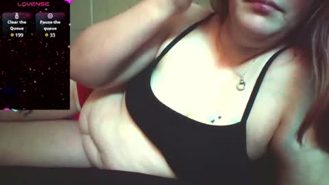 Snapshot of sammy_lyn chatting on 06.18.26 Sam online show from 06.18.26