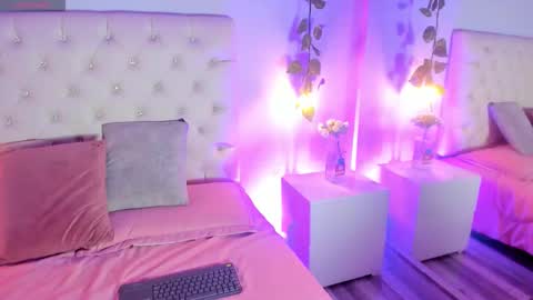 Snapshot of sammy_scott1 chatting on 11.22.25 Samantha online show from 11.22.25