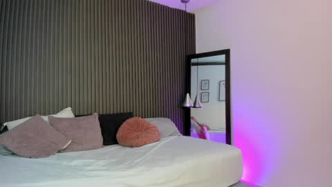 Axel online show from 04.07.26