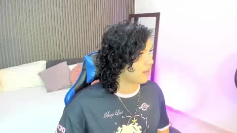 Snapshot of sammybrunette1 chatting on 06.14.26 Axel online show from 06.14.26