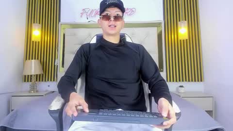 Snapshot of sammysex_ chatting on 09.09.25 SAMMY online show from 09.09.25