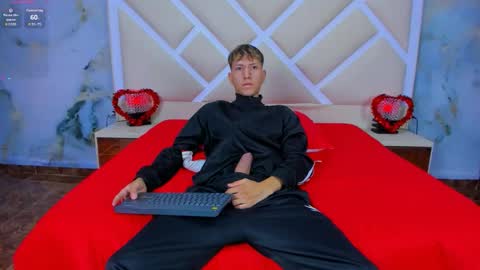 Snapshot of sammysex_ chatting on 12.04.25 SAMMY online show from 12.04.25