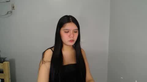 Snapshot of sampaguita_pinayxx chatting on 09.09.25 SOFIA online show from 09.09.25