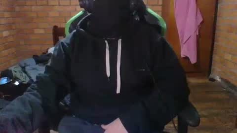 Snapshot of samsfeett chatting on 09.23.25 Sam online show from 09.23.25