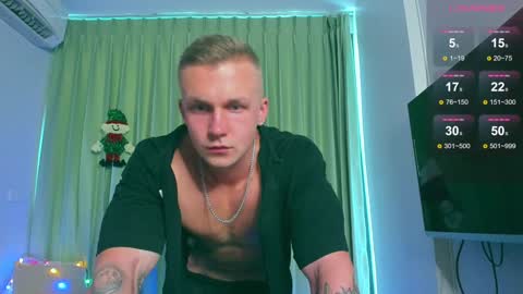 Snapshot of samuel_andrew chatting on 12.19.24 Samuel online show from 12.19.24