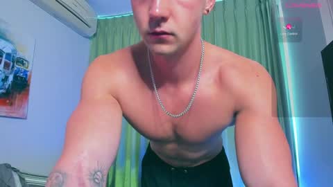 Snapshot of samuel_andrew chatting on 01.06.25 Samuel online show from 01.06.25