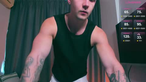 Snapshot of samuel_andrew chatting on 02.05.25 Samuel online show from 02.05.25