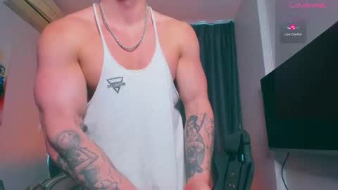 Snapshot of samuel_andrew chatting on 02.21.25 Samuel online show from 02.21.25