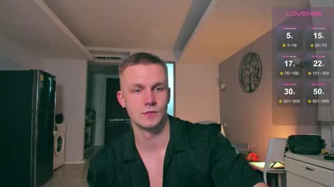 Snapshot of samuel_andrew chatting on 10.15.25 Samuel online show from 10.15.25