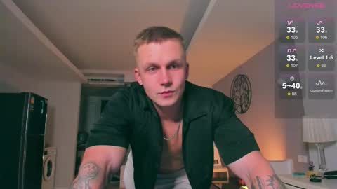 Snapshot of samuel_andrew chatting on 10.16.25 Samuel online show from 10.16.25