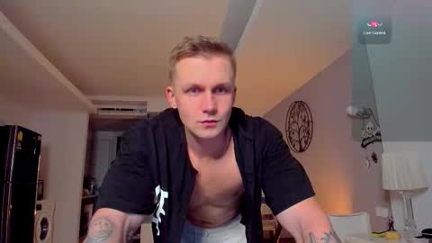 Snapshot of samuel_andrew chatting on 11.30.25 Samuel online show from 11.30.25