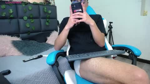 Snapshot of samuel_dark chatting on 04.09.26 samuel_dark online show from 04.09.26