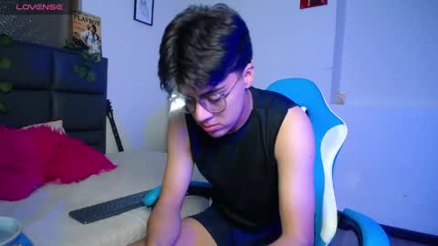 Snapshot of samuel_dark chatting on 04.12.26 samuel_dark online show from 04.12.26