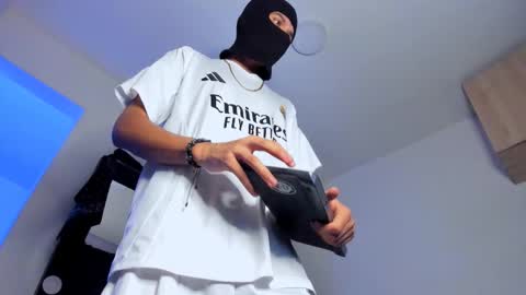   online show from 11.10.25