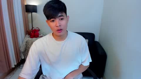 Snapshot of samuelangelo chatting on 02.02.25 Sam online show from 02.02.25