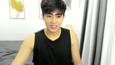 Snapshot of samuelangelo chatting on 02.28.25 Sam online show from 02.28.25