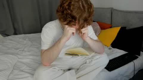 Snapshot of samuelmillerr chatting on 12.01.24 samuelmillerr online show from 12.01.24