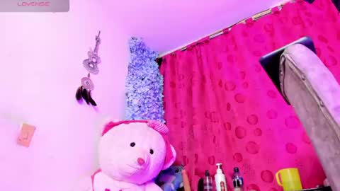 Snapshot of samy_ice chatting on 06.14.26 samy_ice online show from 06.14.26
