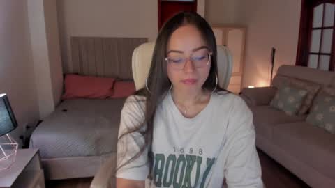 Snapshot of samy_one chatting on 01.11.25 Samy online show from 01.11.25