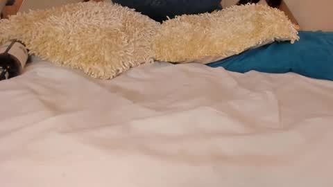 Find me at  when im offline here. online show from 01.10.25