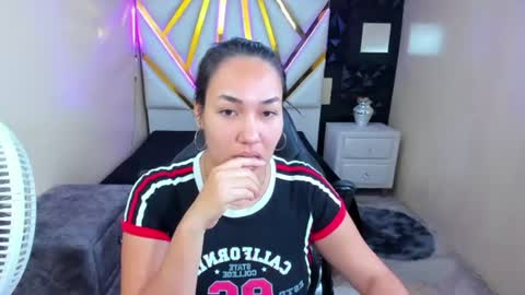 Snapshot of samyevanns chatting on 06.21.26 SamyEvanns online show from 06.21.26
