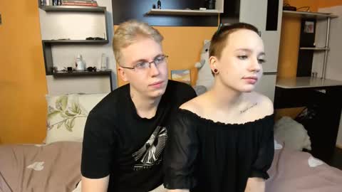 Snapshot of samyscott chatting on 12.18.25 SamyScott online show from 12.18.25