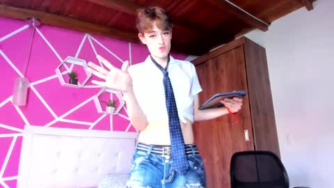 Snapshot of san_love_kh chatting on 01.25.25 online show from 01.25.25