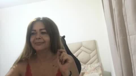Snapshot of sanddi_milff chatting on 05.07.26 Sanddi online show from 05.07.26