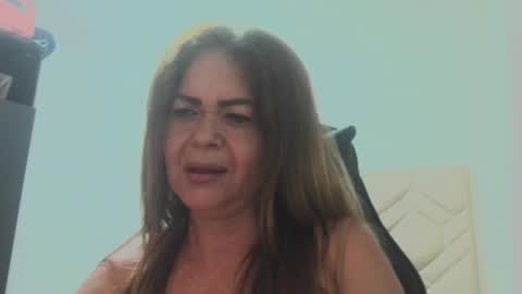 Snapshot of sanddi_milff chatting on 05.28.26 Sanddi online show from 05.28.26