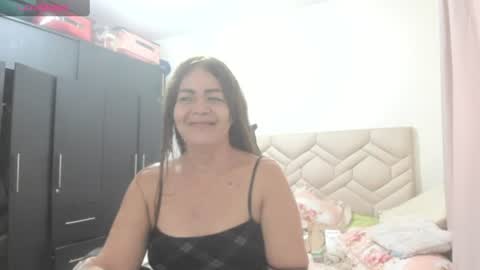 Snapshot of sanddi_milff chatting on 07.18.26 Sanddi online show from 07.18.26