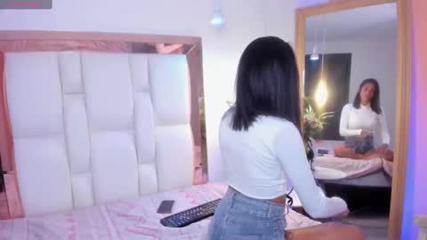 Snapshot of sander_mila chatting on 02.25.25 MilaSander online show from 02.25.25