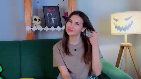 Isabel but you can call me Bella online show from 10.30.25