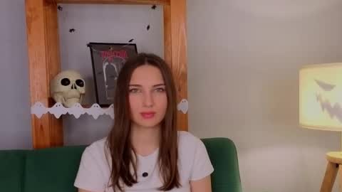 Isabel but you can call me Bella online show from 10.31.25