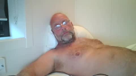 sandnesrune523 online show from 09.17.25