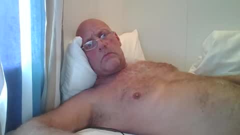 sandnesrune523 online show from 10.13.25