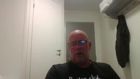 sandnesrune523 online show from 04.13.26