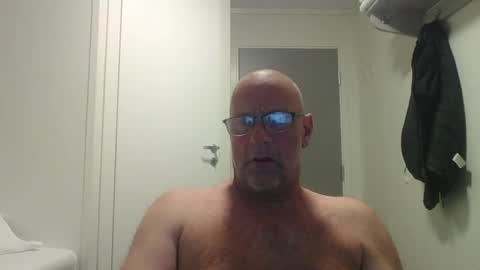 sandnesrune523 online show from 04.16.26