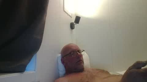 sandnesrune523 online show from 04.17.26