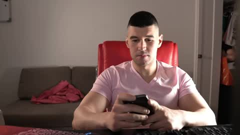 Snapshot of sandow_ chatting on 04.22.26 Sandow online show from 04.22.26