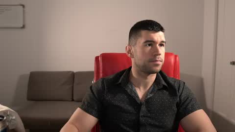 Snapshot of sandow_ chatting on 05.02.26 Sandow online show from 05.02.26