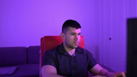 Snapshot of sandow_ chatting on 05.18.26 Sandow online show from 05.18.26