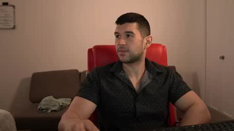 Snapshot of sandow_ chatting on 05.20.26 Sandow online show from 05.20.26