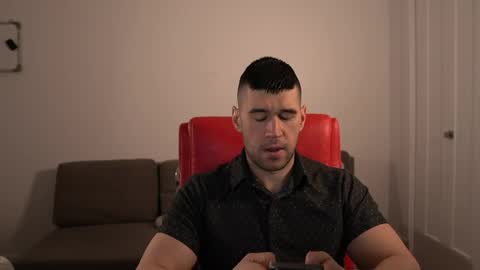 Snapshot of sandow_ chatting on 05.25.26 Sandow online show from 05.25.26