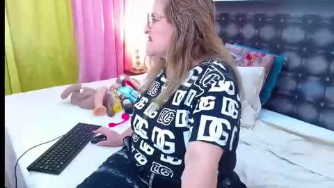 Snapshot of sandra_20_ chatting on 04.23.26 SANDRA online show from 04.23.26