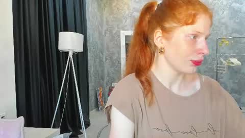 Snapshot of sandra__wilson chatting on 06.16.26 Sandra online show from 06.16.26
