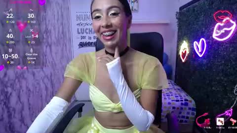 Snapshot of sandra_petite19 chatting on 07.12.26 sandra online show from 07.12.26