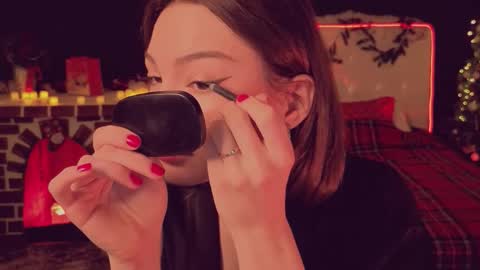 Snapshot of sandraboyl chatting on 12.03.25 Sandy online show from 12.03.25