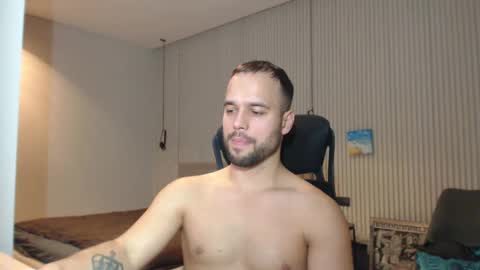 Snapshot of sandro_best chatting on 01.16.25 DeAlex online show from 01.16.25