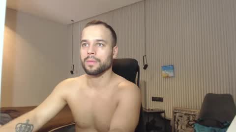 Snapshot of sandro_best chatting on 01.19.25 DeAlex online show from 01.19.25